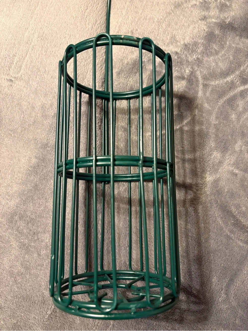 Green Metal Wire Double Bottle Swinging Caddy with Wooden Handle